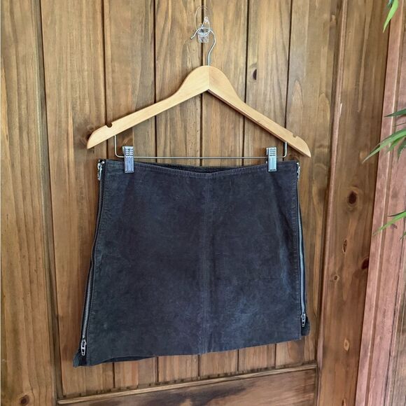 BLANKNYC Zip Suede Mini Skirt in Shadow Grey - Picture 3 of 7